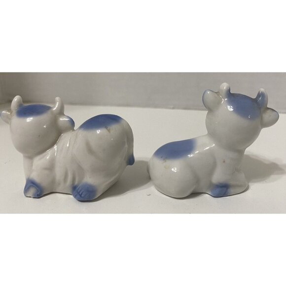 Miniature Blue White Cow Set of 2 Bone China Figurine 1.5" x 2" FLAW - Picture 3 of 6